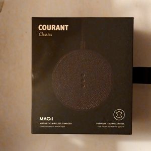 Courant classics iPhone charger